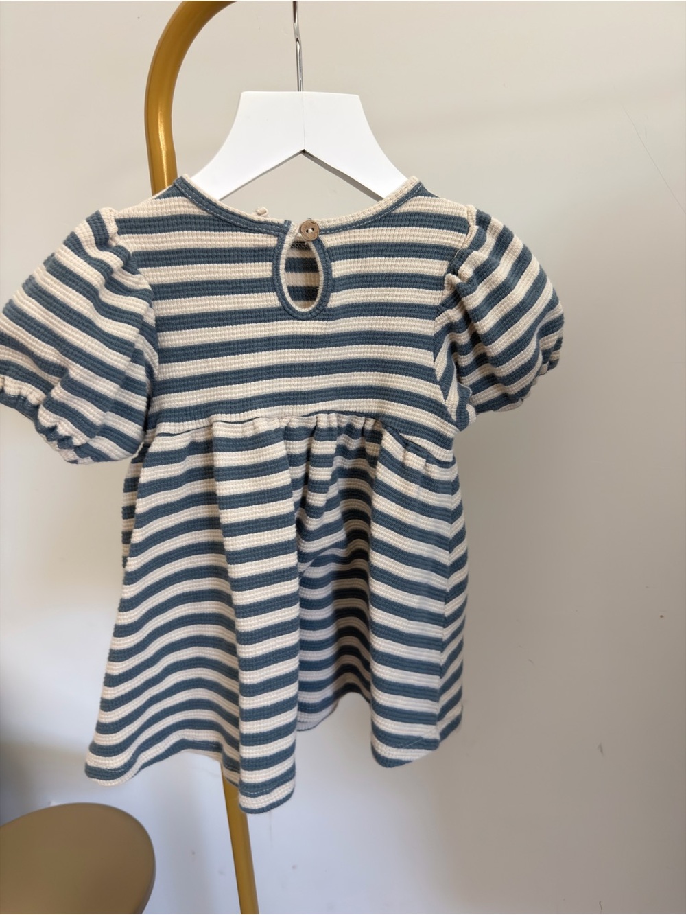 Quincy Mae Striped Puff Sleeve Dress - Picture 3 of 3